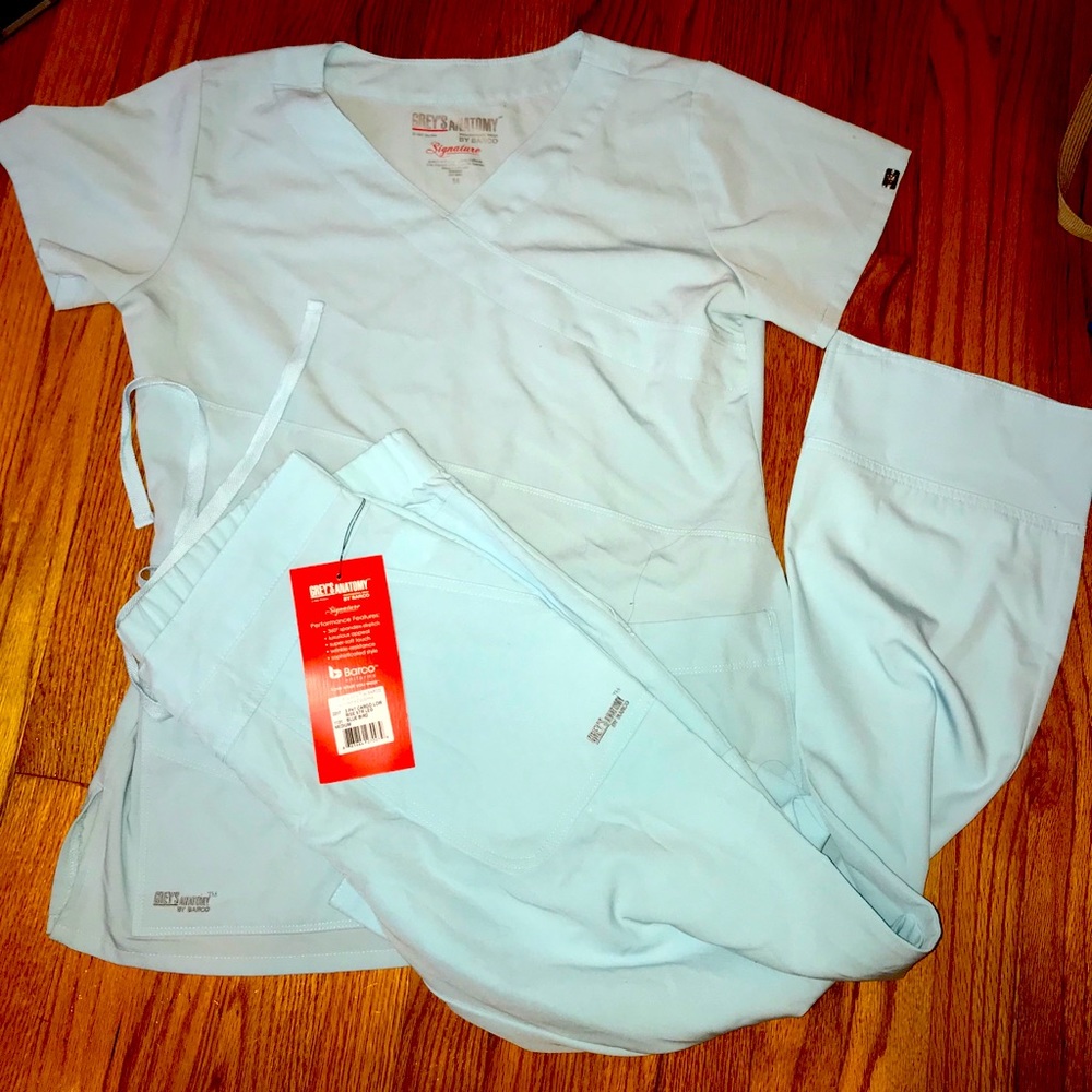 Greys Anaromy scrub set